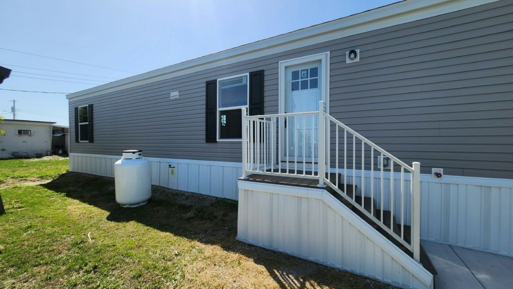 47 Azalea Drive. Winter Haven, FL 33881