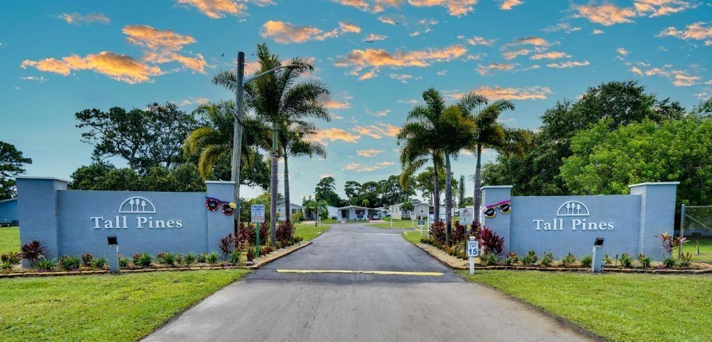 423 E Erie Drive. Fort Pierce, FL 34946