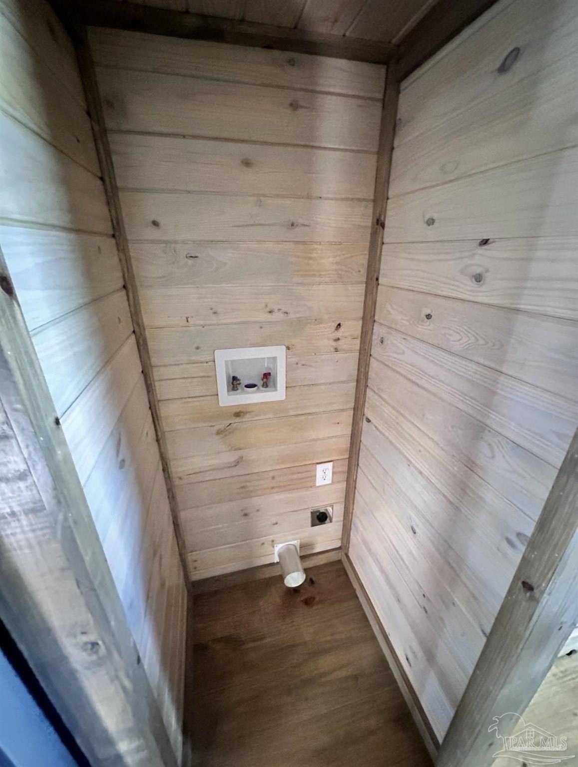 9437 Gulf Beach Hwy. Pensacola, FL 32507