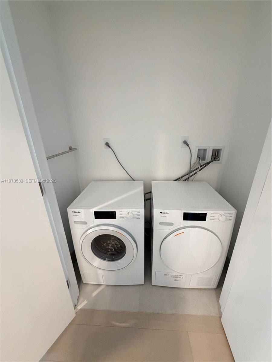 9221 E Bay Harbor Dr. Bay Harbor Islands, FL 33154