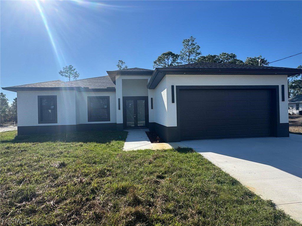 915 Cleveland Avenue. Lehigh Acres, FL 33972