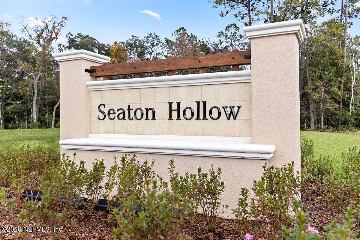 15754 Seaton Hollow Drive. Jacksonville, FL 32218