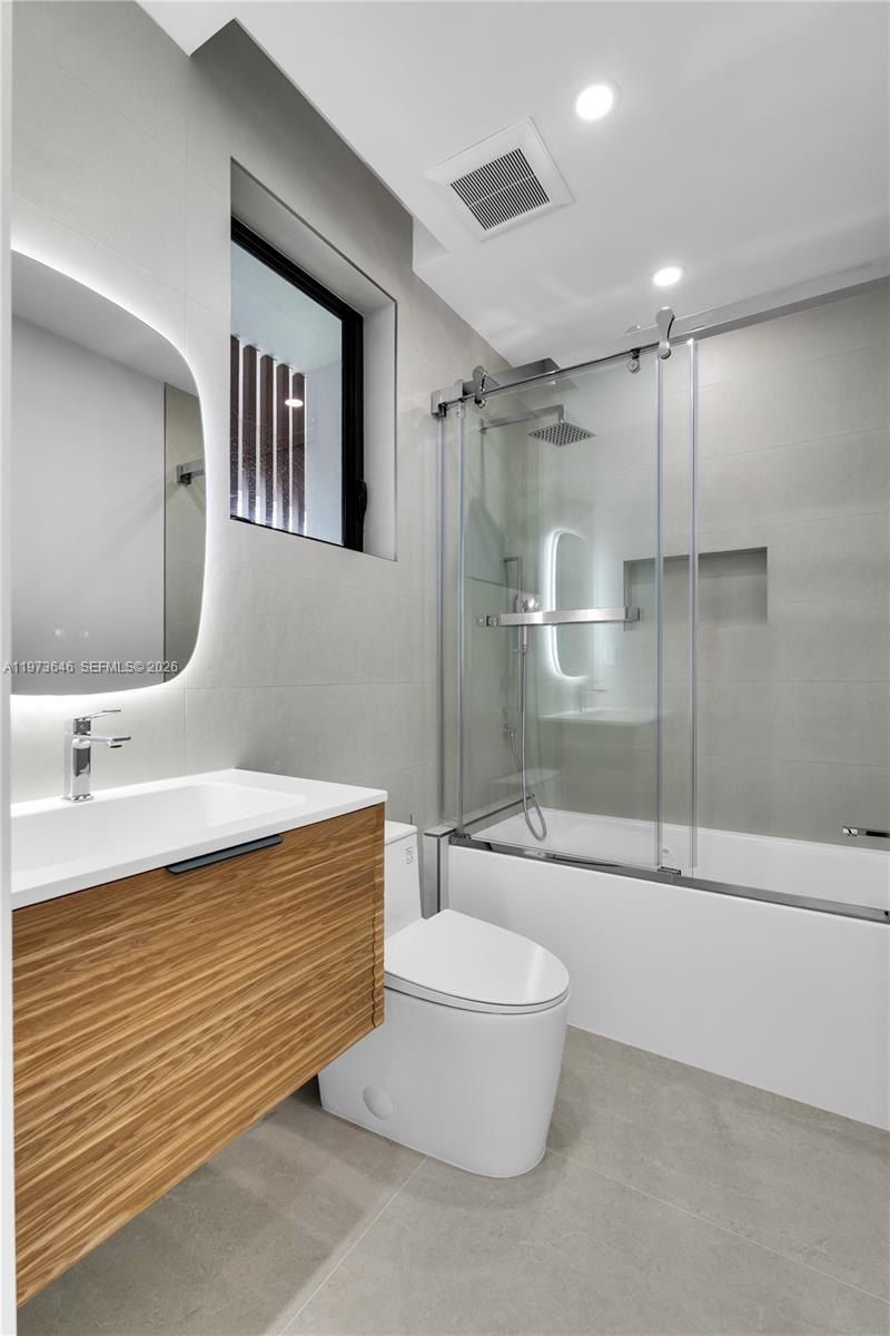 285 Woodcrest Rd. Key Biscayne, FL 33149