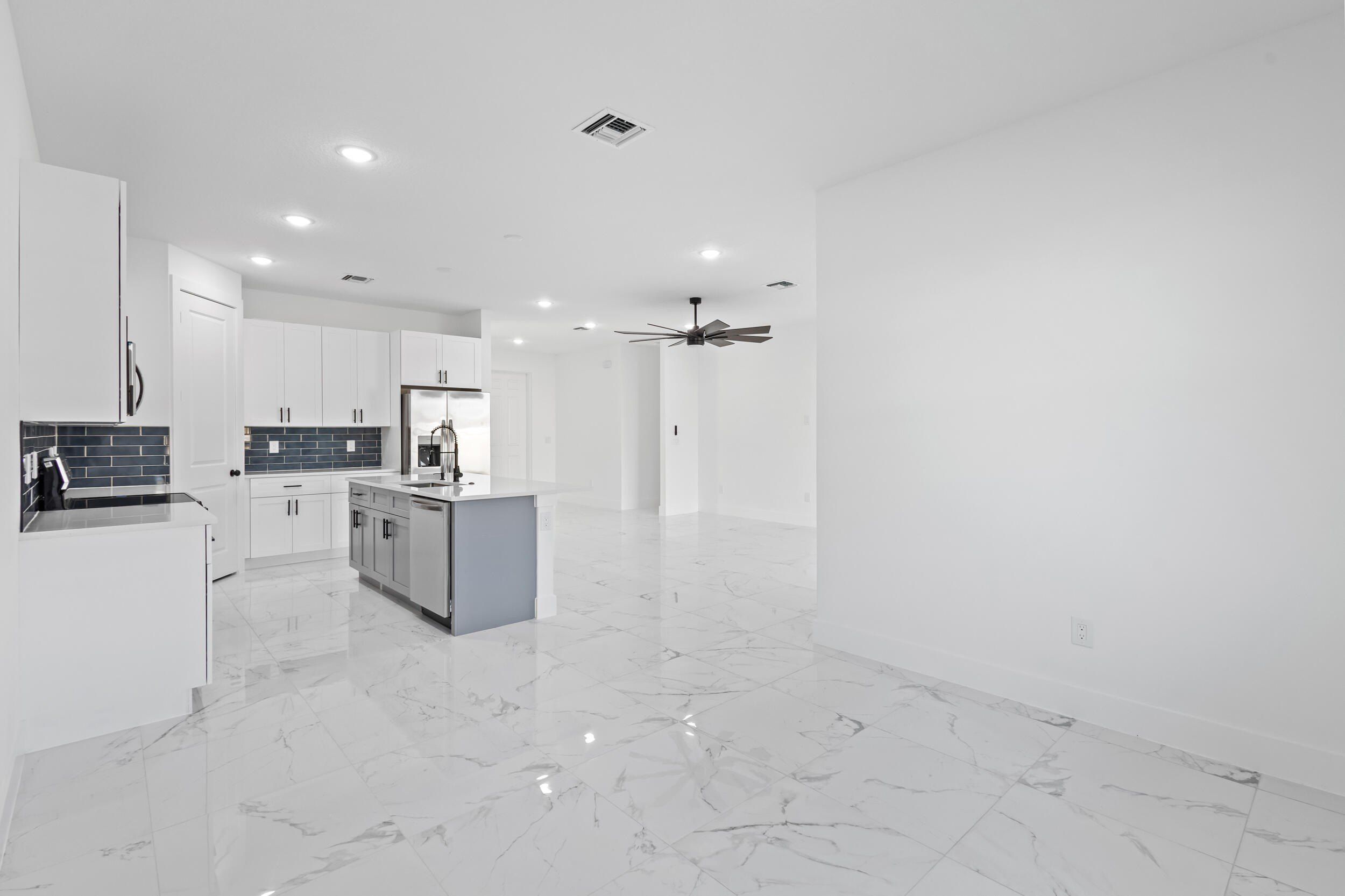 5271 Nw Mayfield Lane. Port Saint Lucie, FL 34983