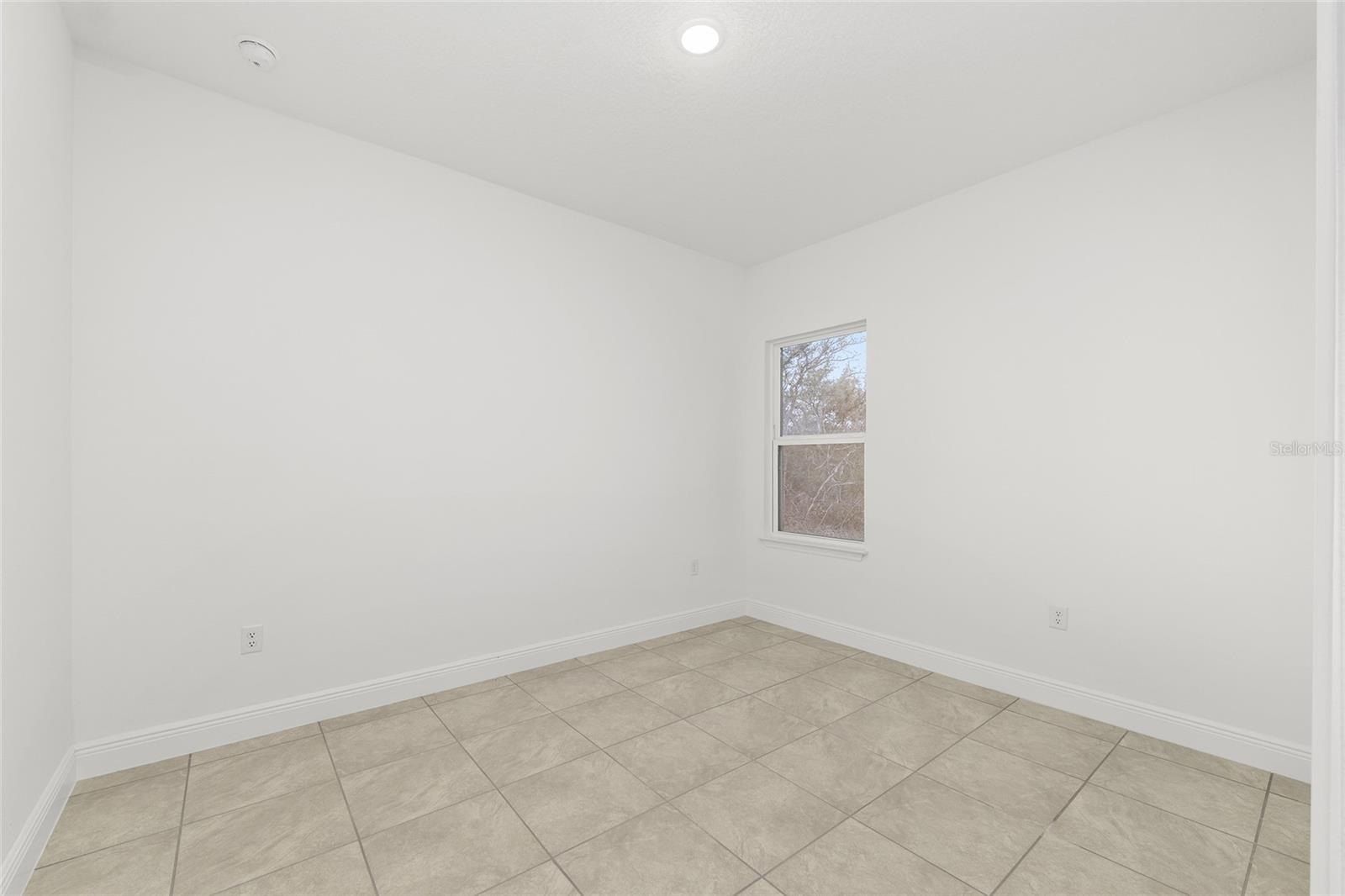 3872 W Baton Lane. Citrus Springs, FL 34433