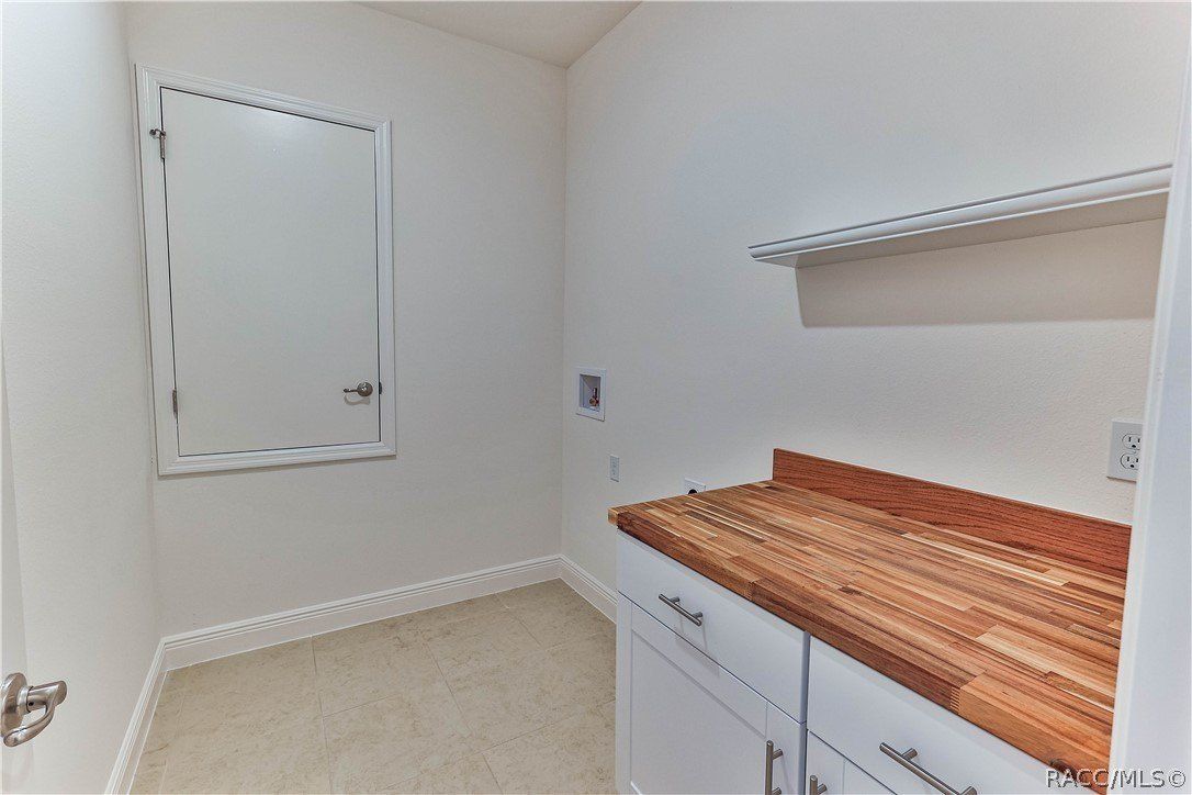 2134 W La Bonte Circle. Beverly Hills, FL 34465