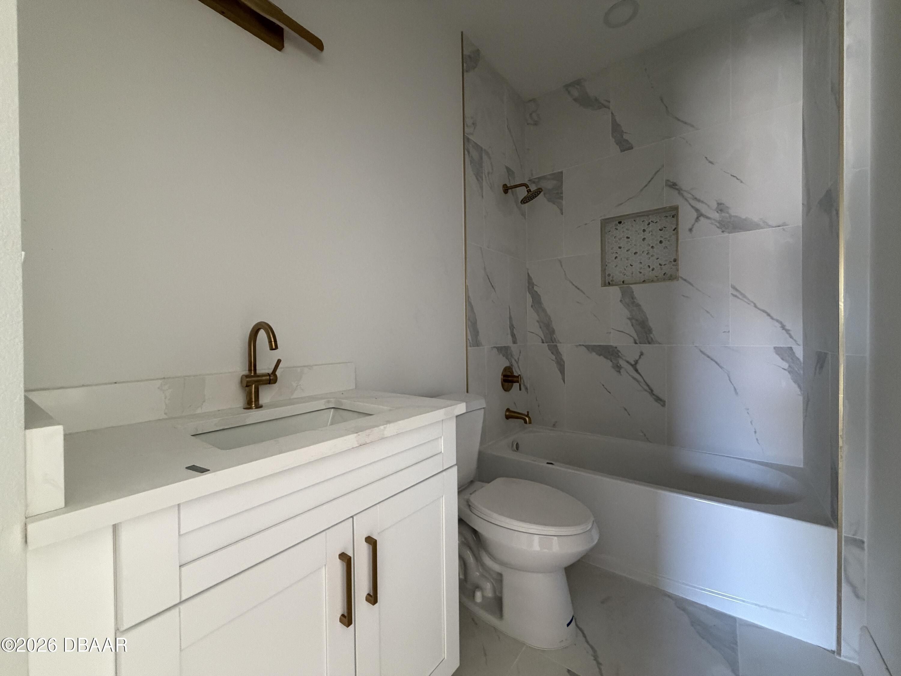 1607 Illinois Street. Daytona Beach, FL 32114