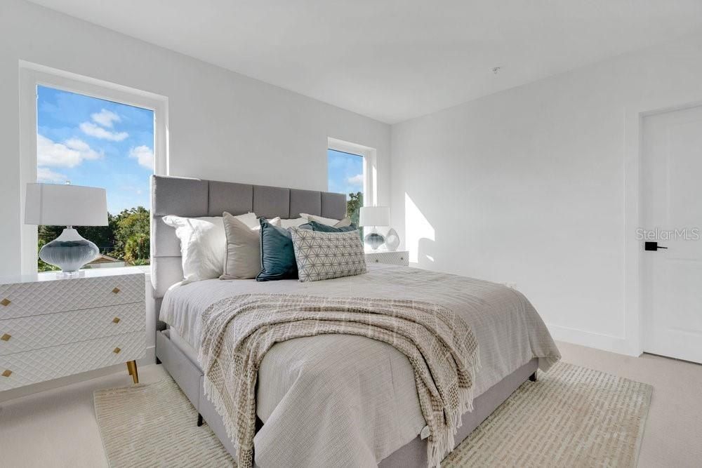 1010 E Robinson. Orlando, FL 32801