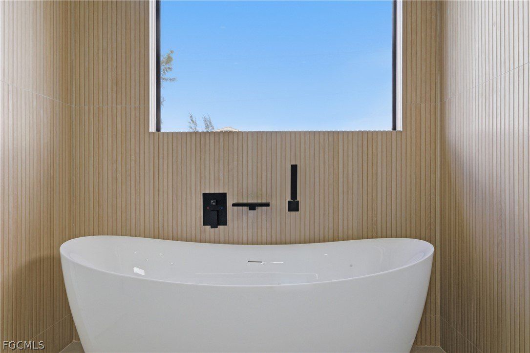 1936 Sw 8Th Place. Cape Coral, FL 33991