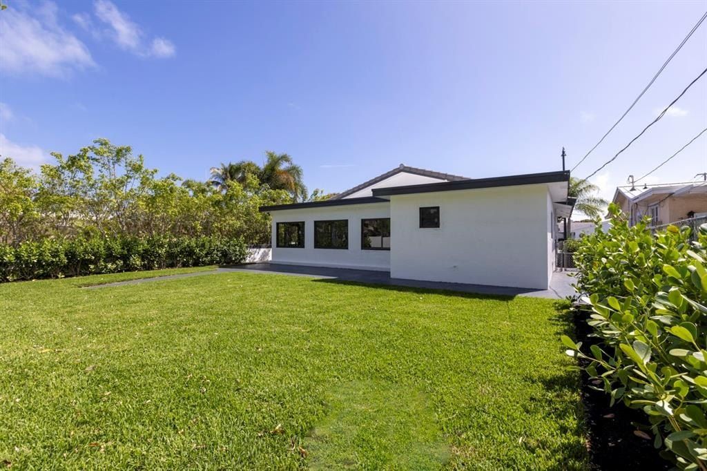 1681 Ne 39Th St. Pompano Beach, FL 33064