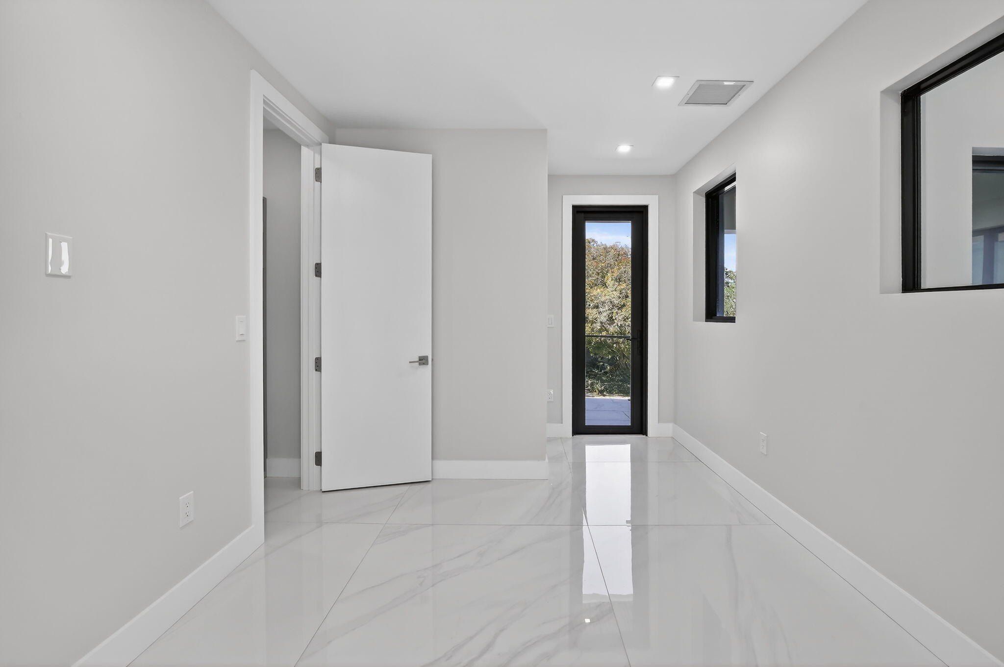 750 Ne 16Th Avenue. Fort Lauderdale, FL 33304