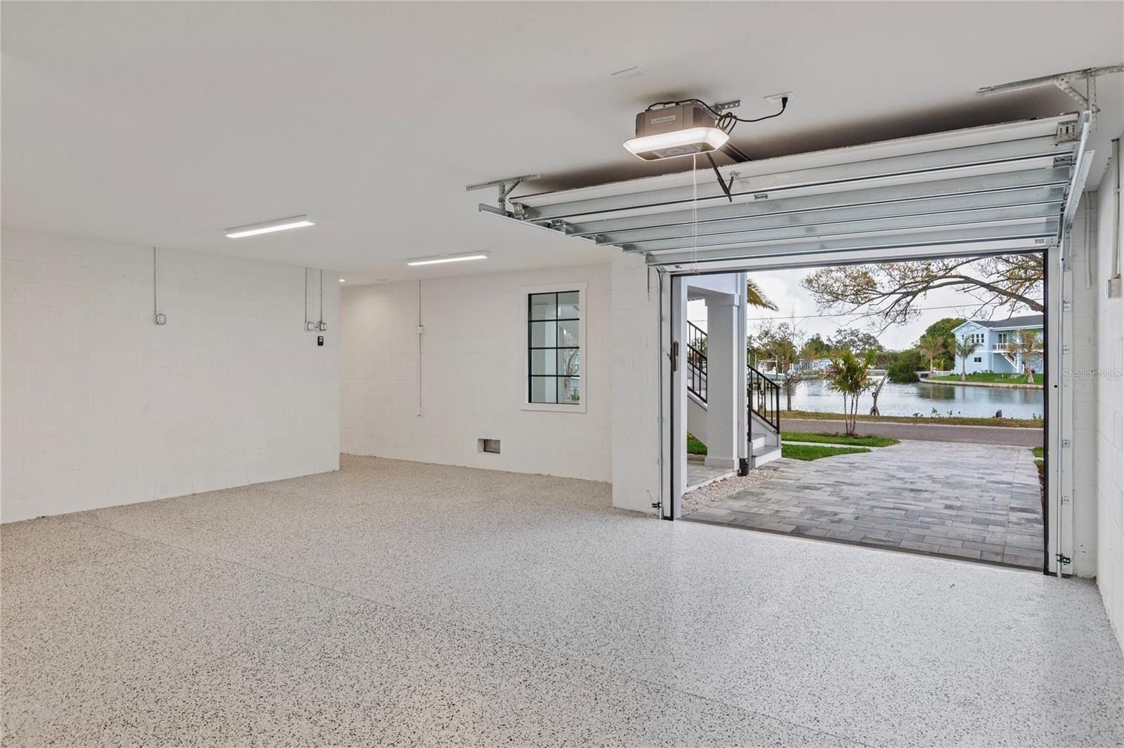 220 90Th Avenue Ne. St Petersburg, FL 33702