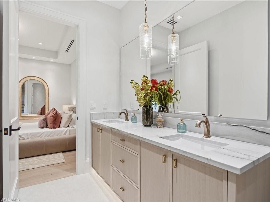 117 West St. Naples, FL 34108