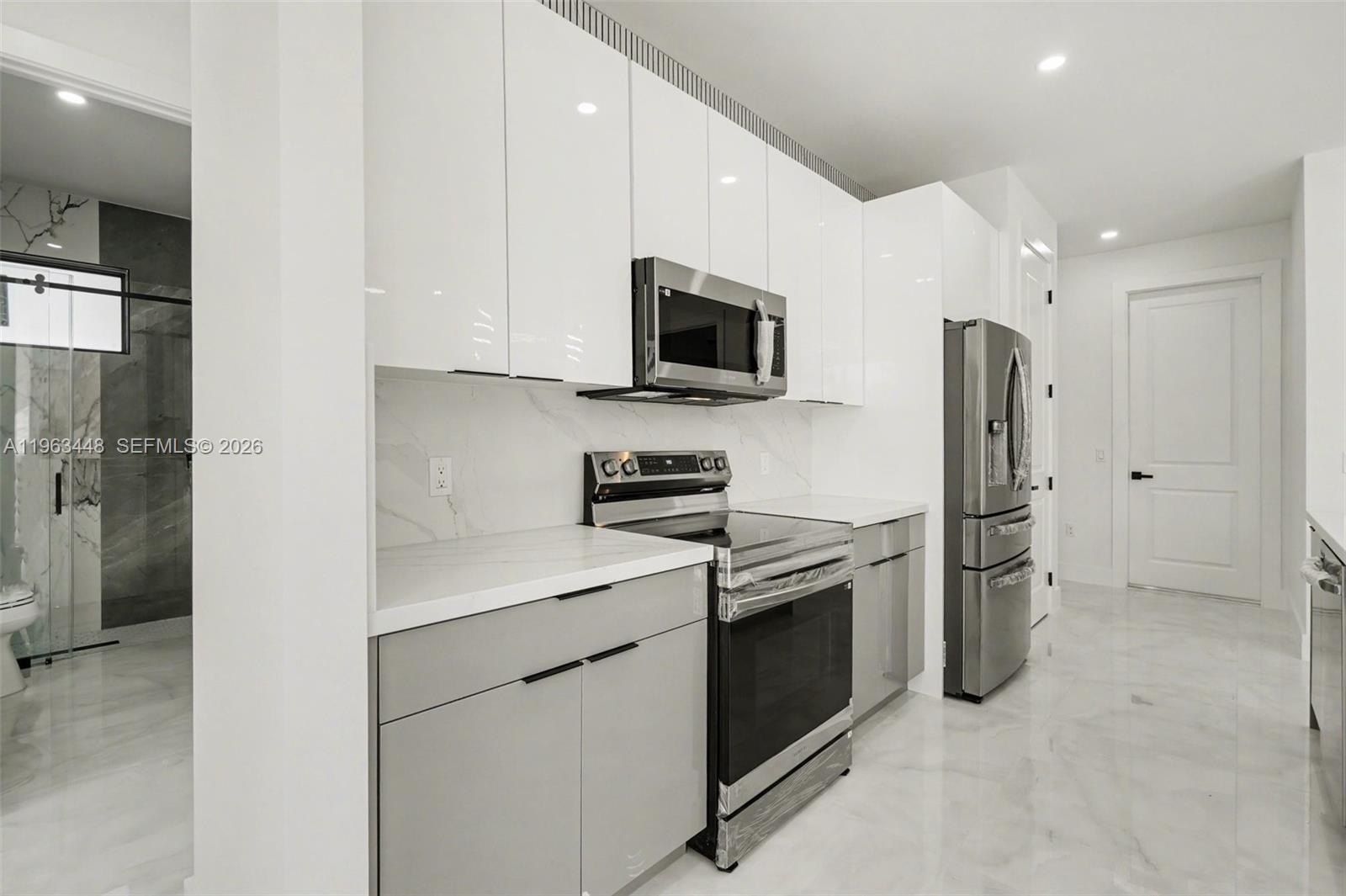 369 Woodburn. Lehigh Acres, FL 33972