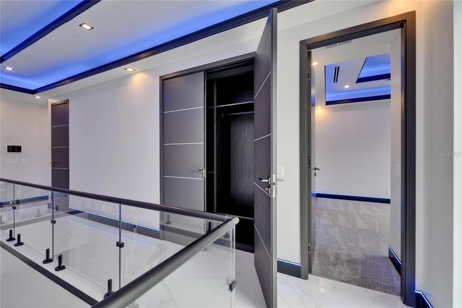 6530 Simone Shores Circle. Apollo Beach, FL 33572