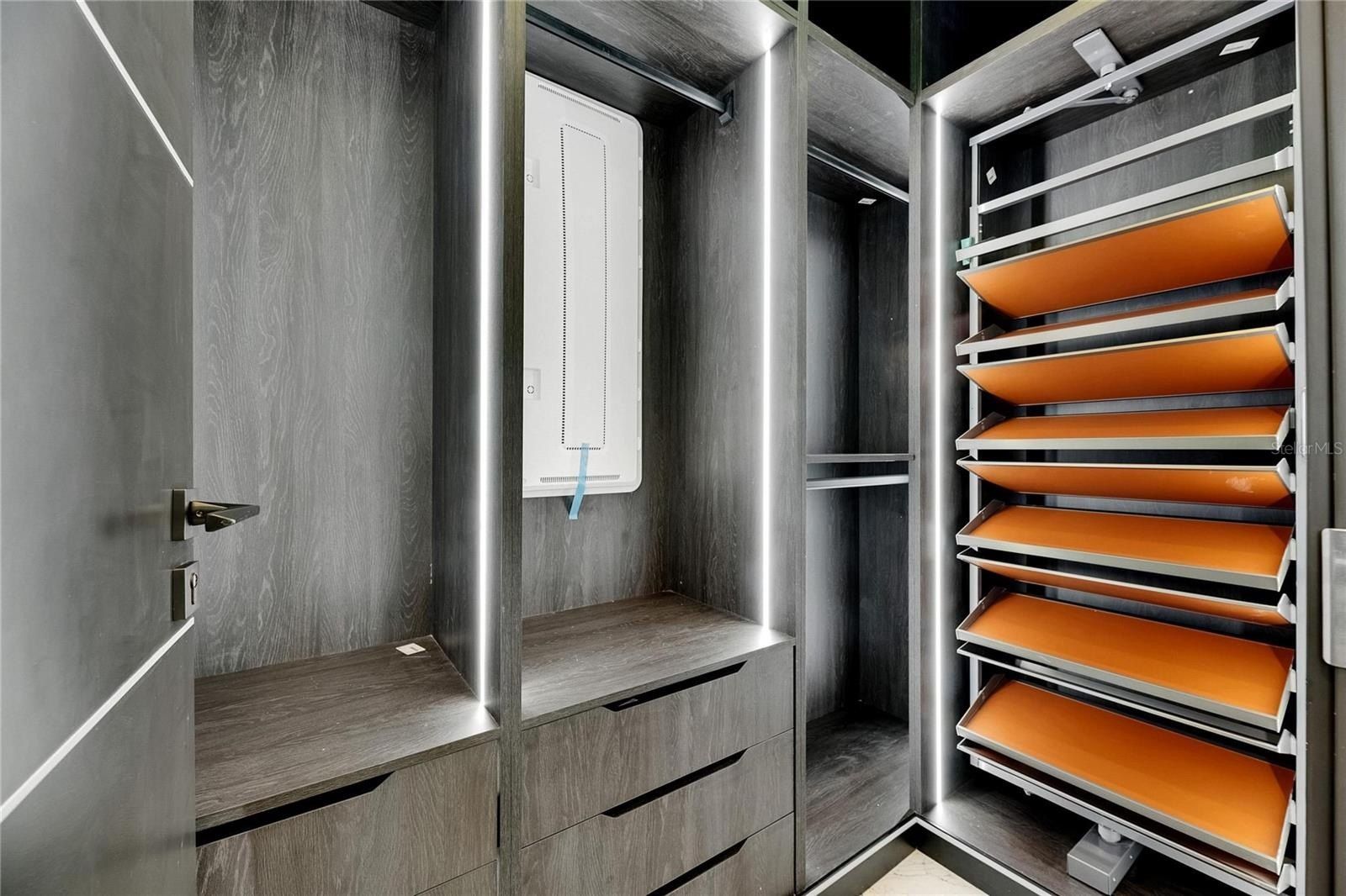 6526 Simone Shores Circle. Apollo Beach, FL 33572