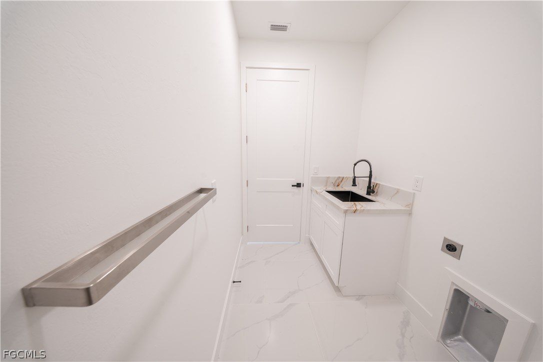 9035 E Broad Circle. Labelle, FL 33935