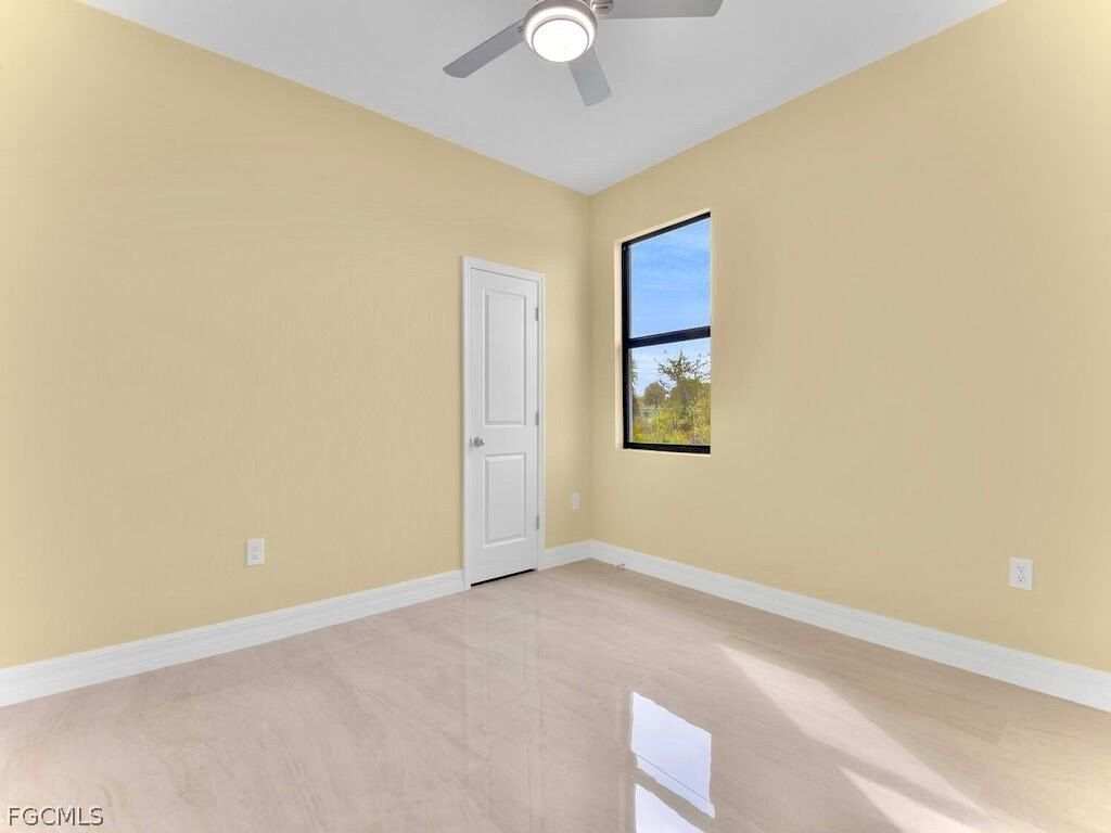 637 Cardinal Street E. Lehigh Acres, FL 33974