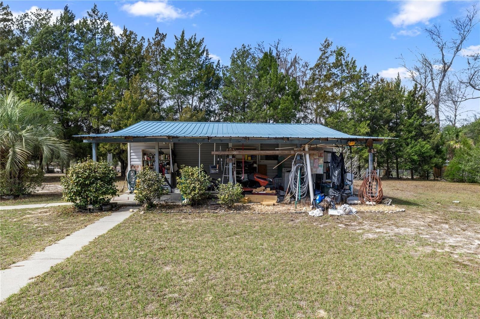 17645 Ne 61St Street Road. Silver Springs, FL 34488