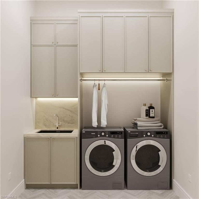 335 Burning Tree Dr. Naples, FL 34105