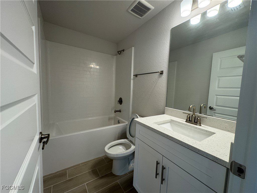 1225 Nw 24Th Place. Cape Coral, FL 33993