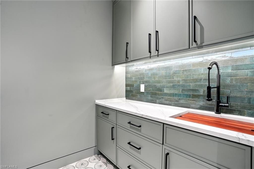 306 Seminole Way Lot 5. Fort Myers Beach, FL 33931