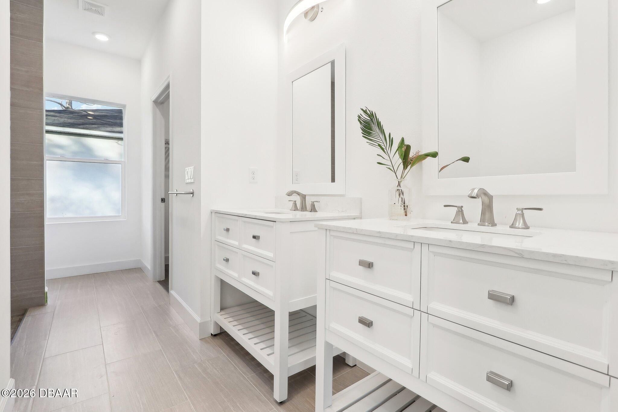 2092 East Parkway. Deland, FL 32724