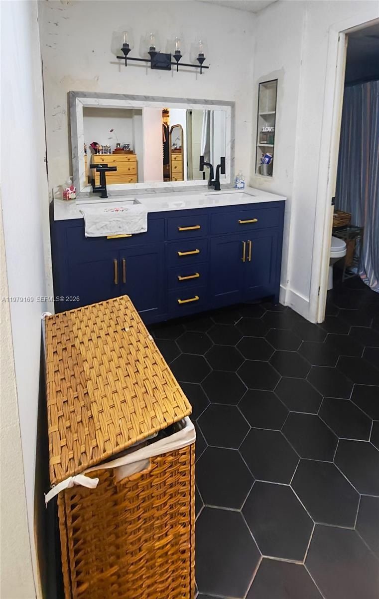 2802 N 46 Ave. Hollywood, FL 33021