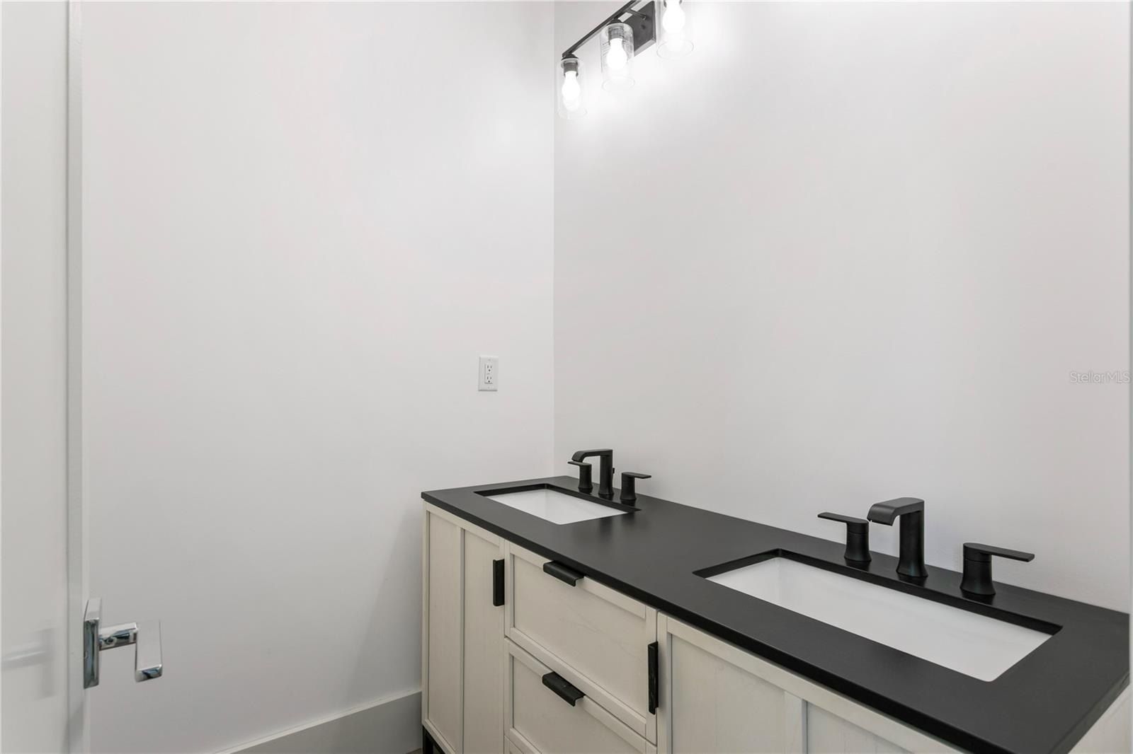 514 38Th Avenue Ne. St Petersburg, FL 33704