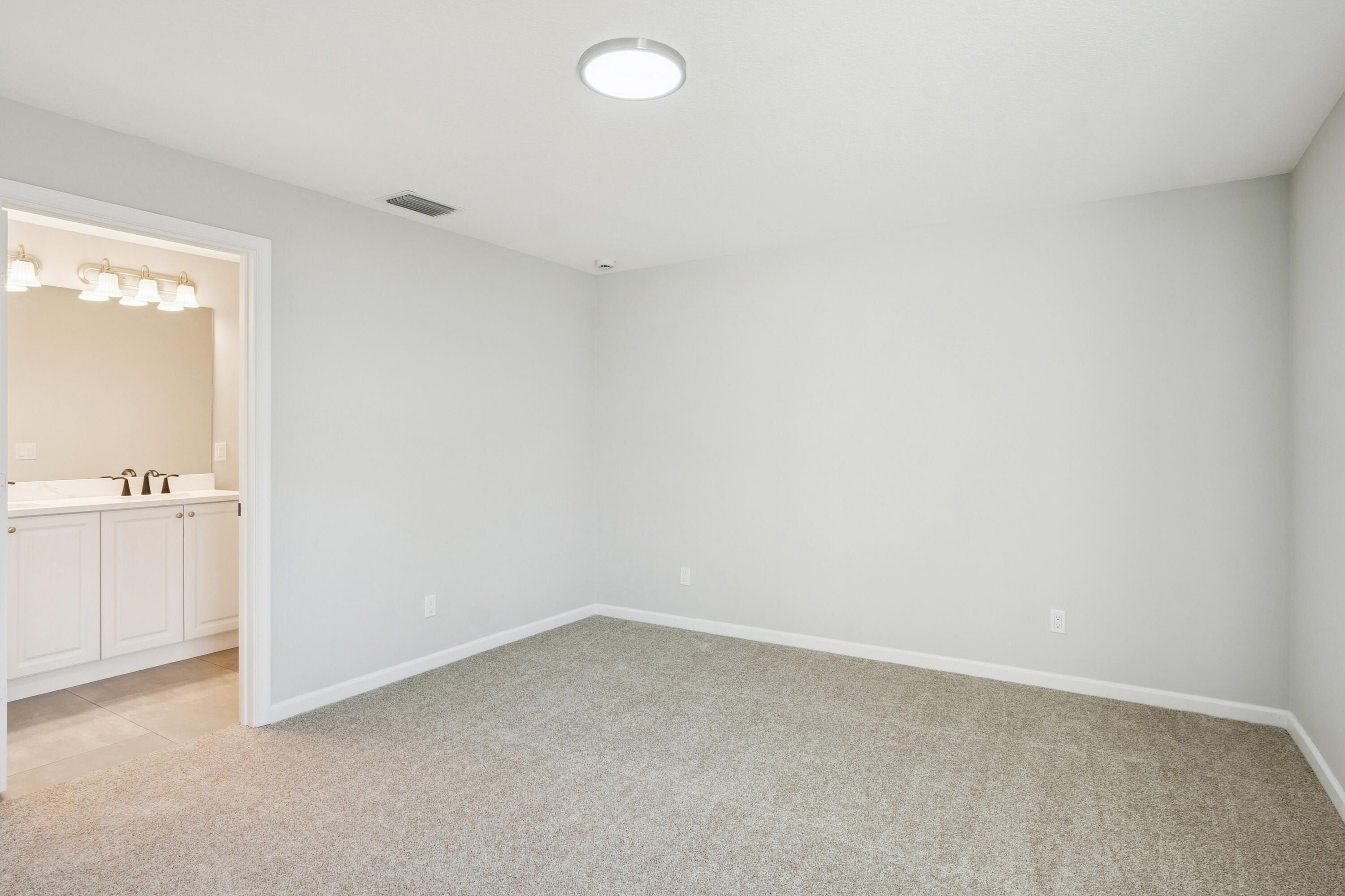 5232 Se 55Th Terrace. Stuart, FL 34997