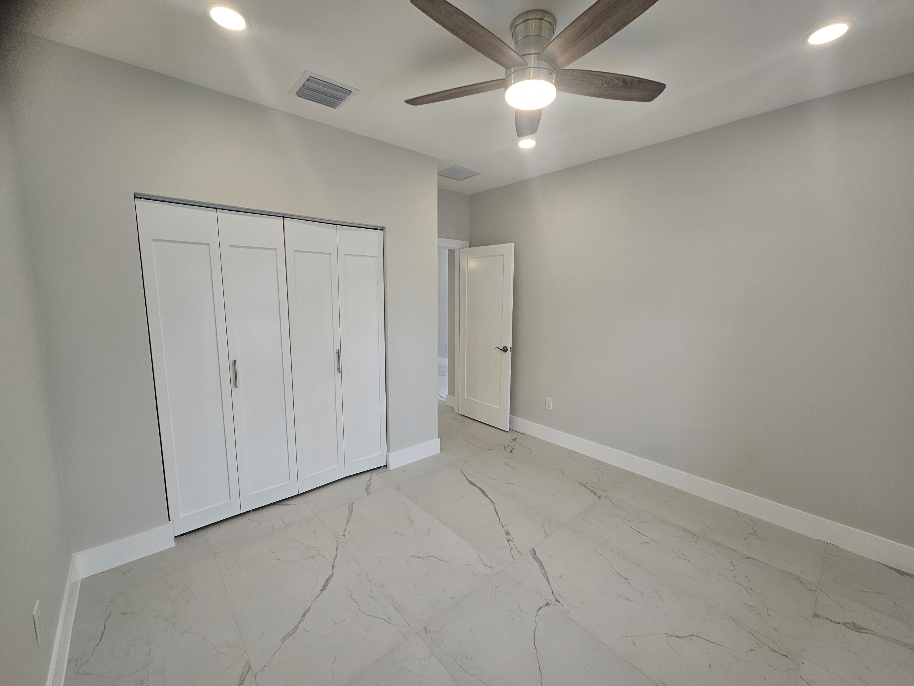 3878 Se Grant Street. Stuart, FL 34997