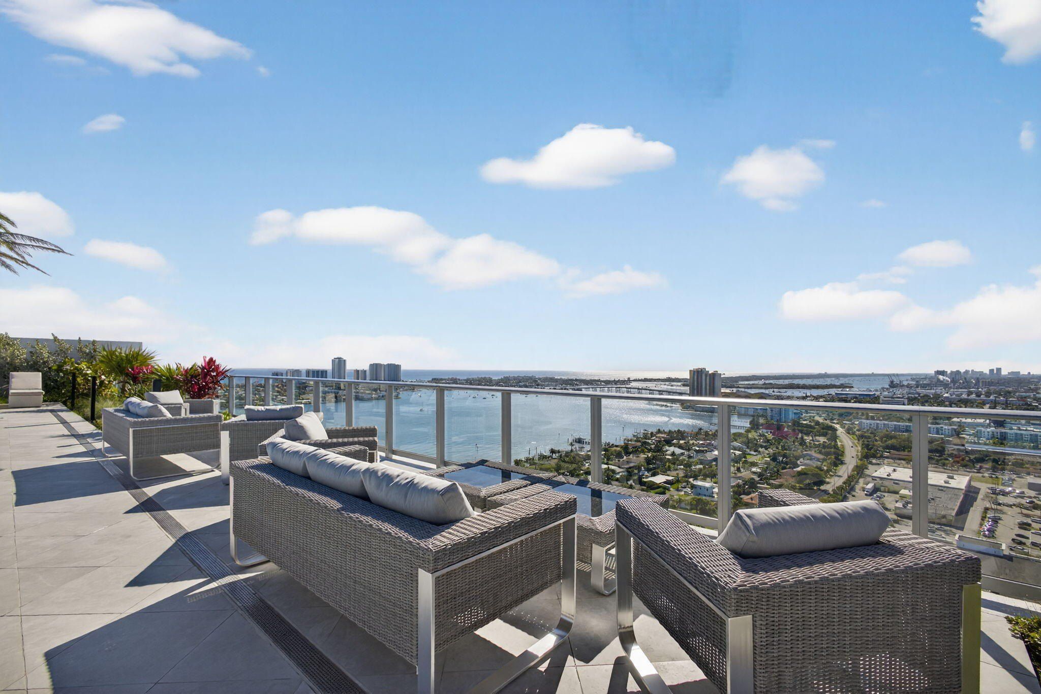 220 Lake Shore Drive Unit 609. Lake Park, FL 33403