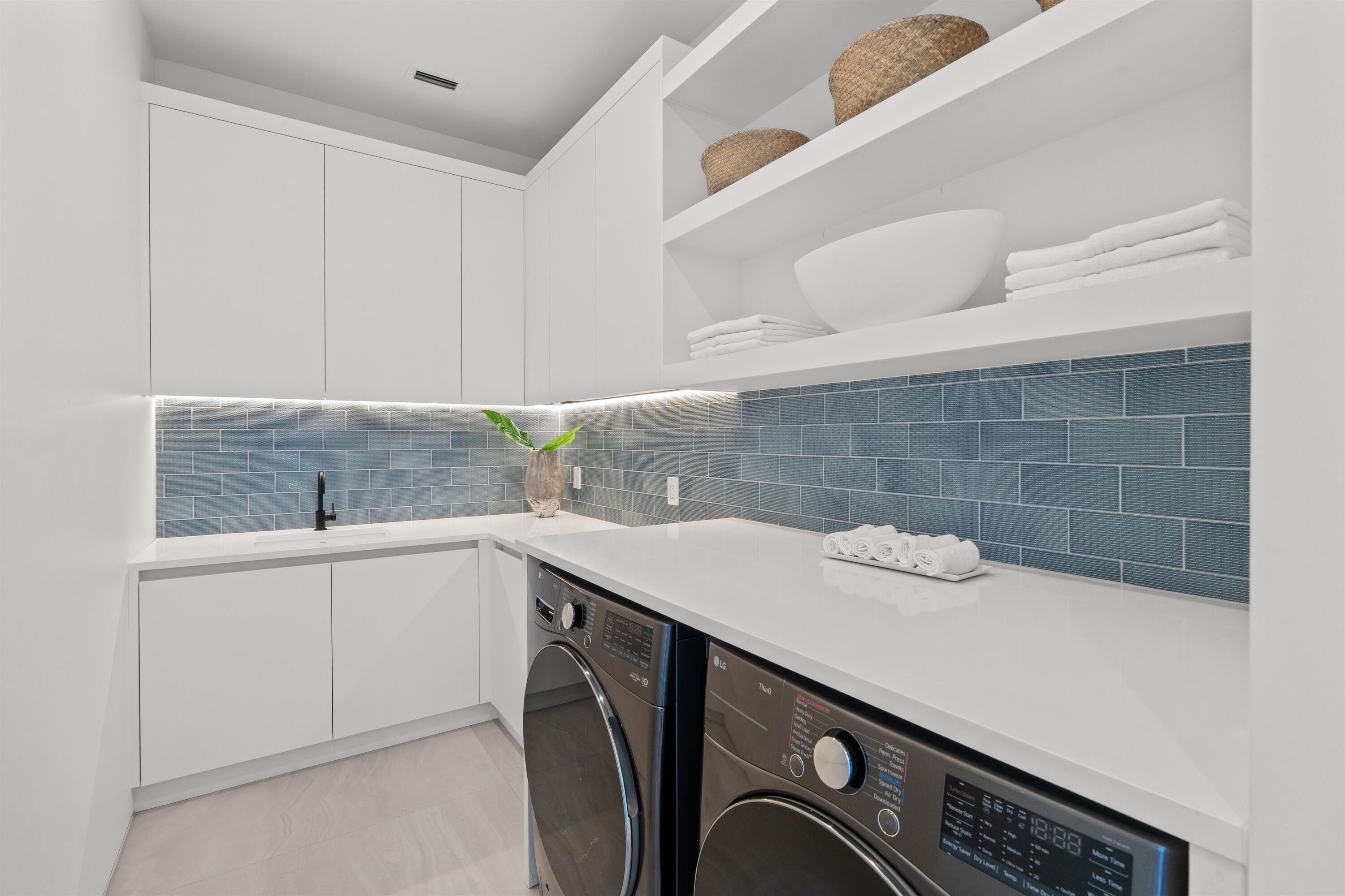 1136 Ne 9Th Avenue. Delray Beach, FL 33483