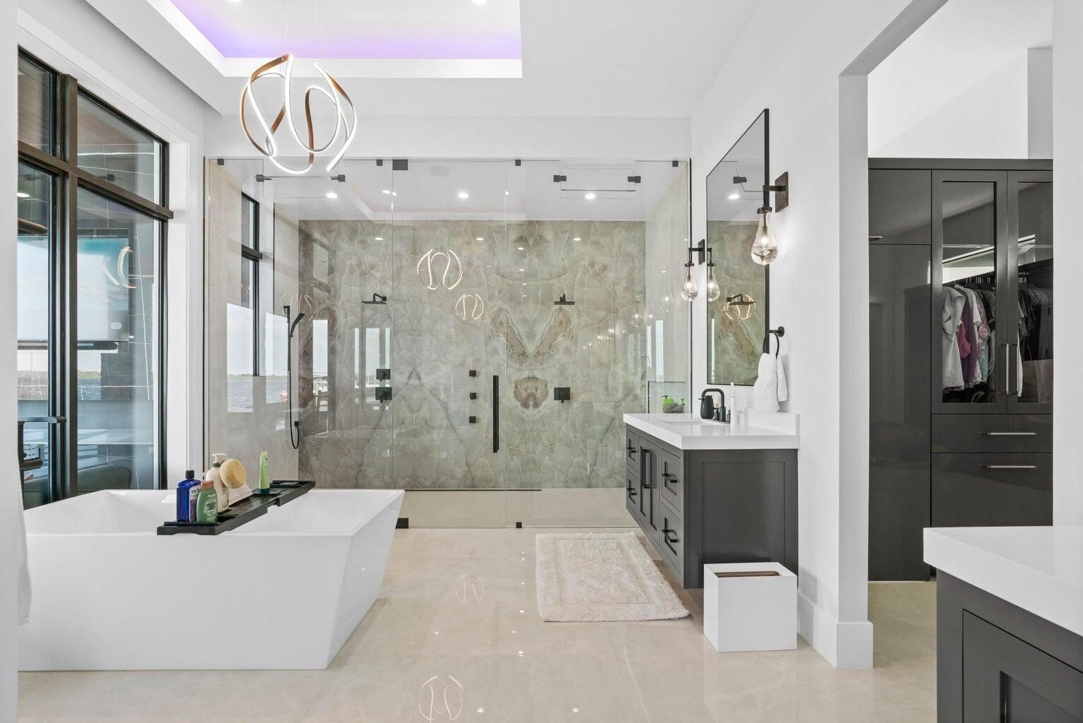 712 Lakeside Circle. North Palm Beach, FL 33408