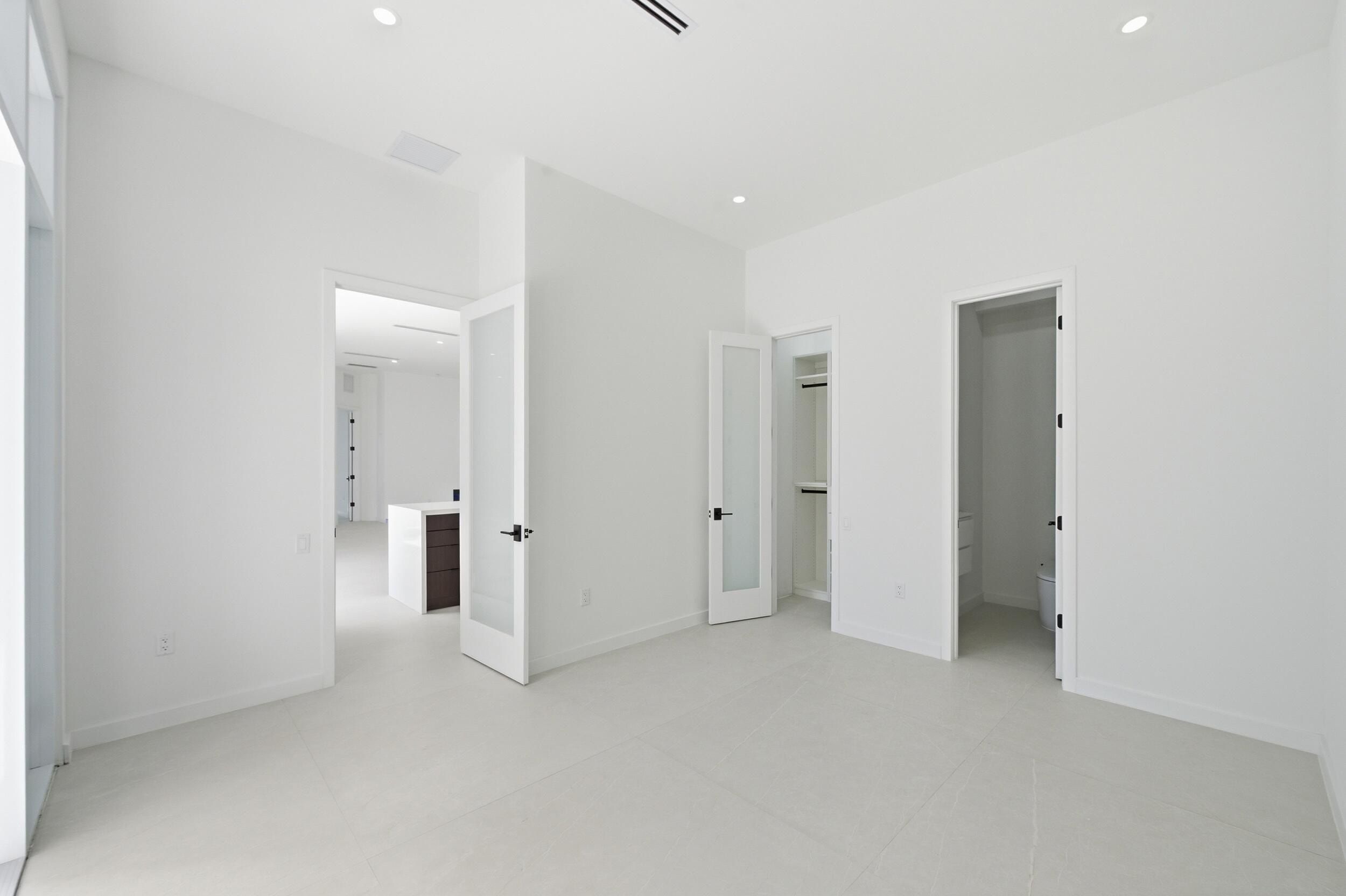 40 Ne 16Th Place. Fort Lauderdale, FL 33305