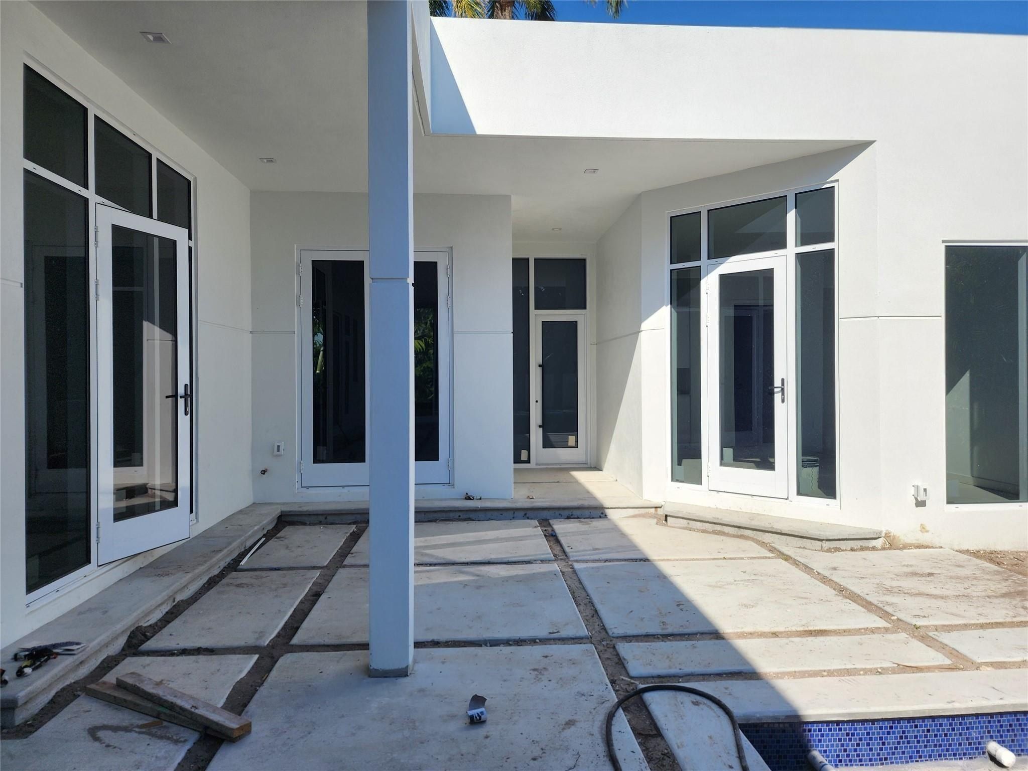 40 Ne 16Th Place. Fort Lauderdale, FL 33305