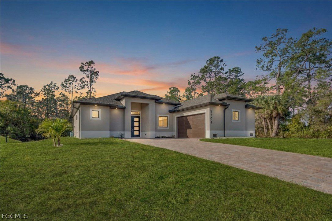 2704 E 15Th Street. Lehigh Acres, FL 33972