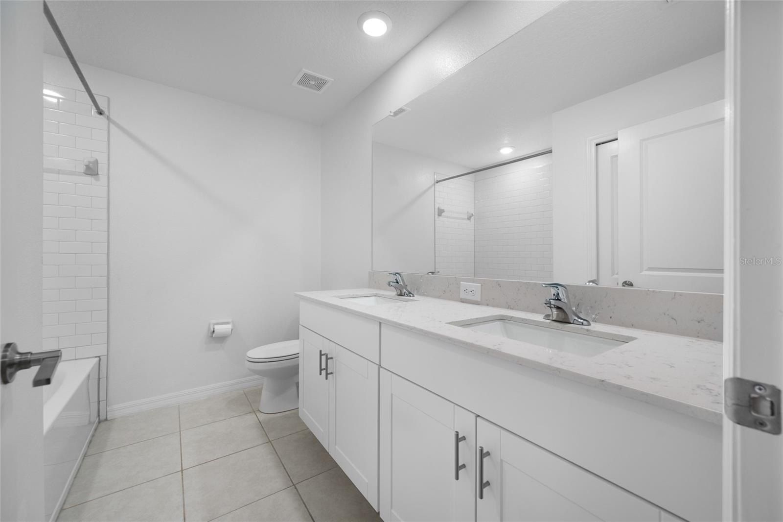 17734 Nectar Flume Drive. Land O' Lakes, FL 34638