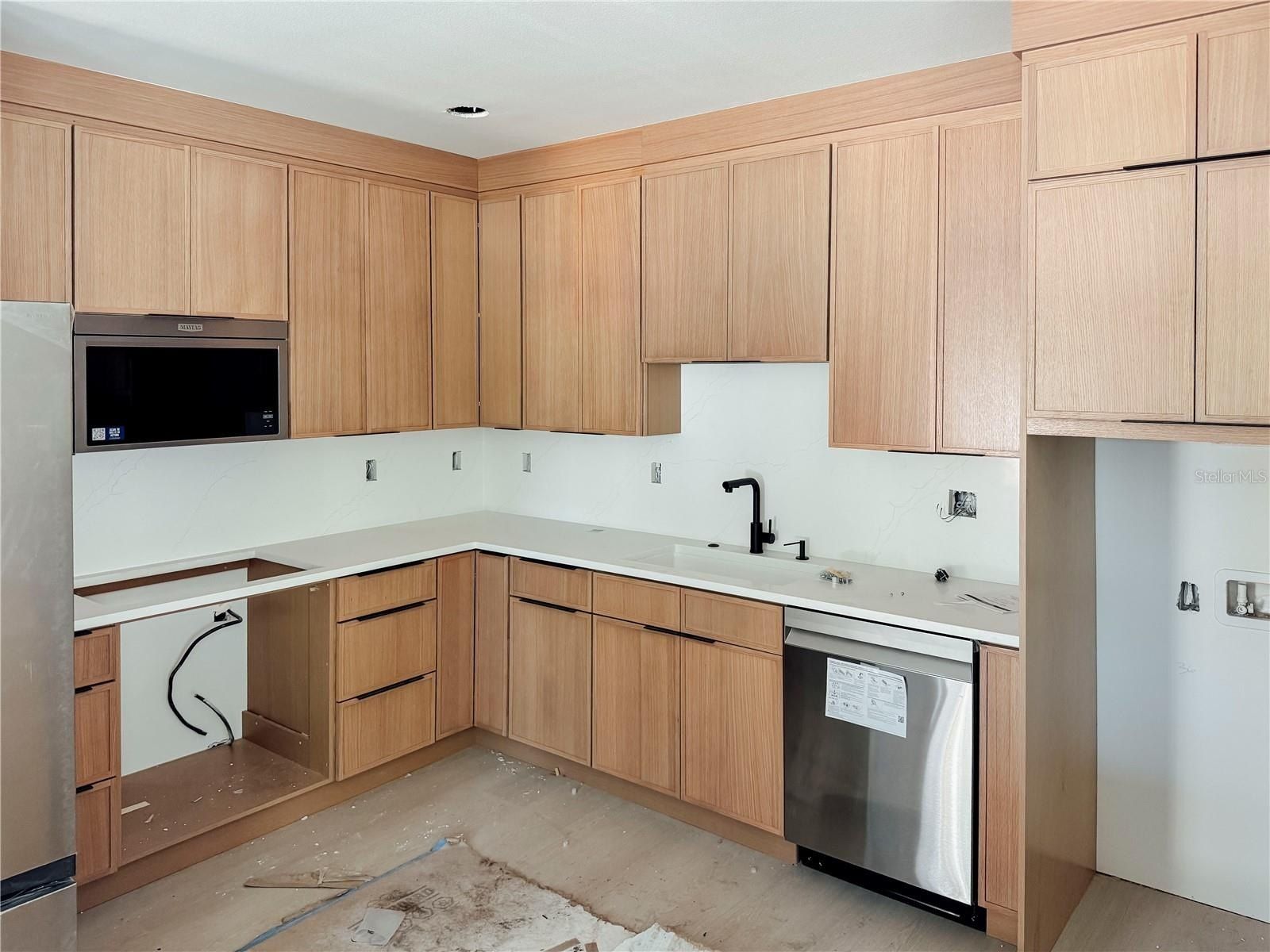 25512553 21St Street S. St Petersburg, FL 33712