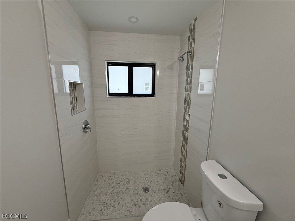 405407 Chalet Avenue S. Lehigh Acres, FL 33974