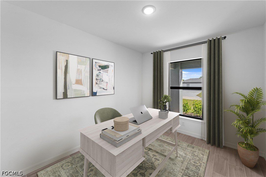 2825 Ne 2Nd Place. Cape Coral, FL 33909