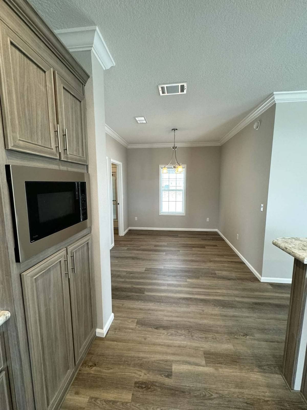 32 Marathon Dr. Sebring, FL 33870