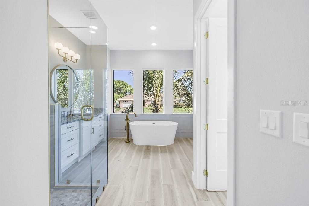 600 Tallahassee Drive Ne. St Petersburg, FL 33702