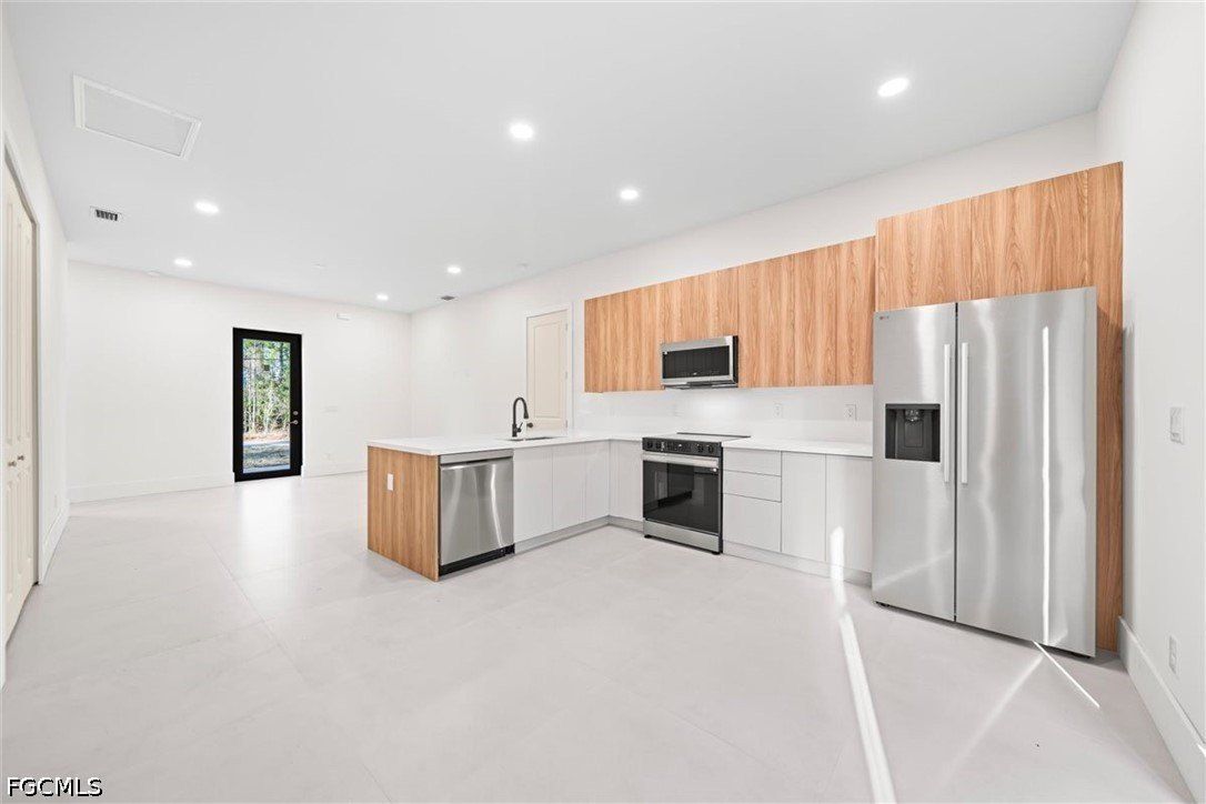 1805 W 10Th Street. Lehigh Acres, FL 33972