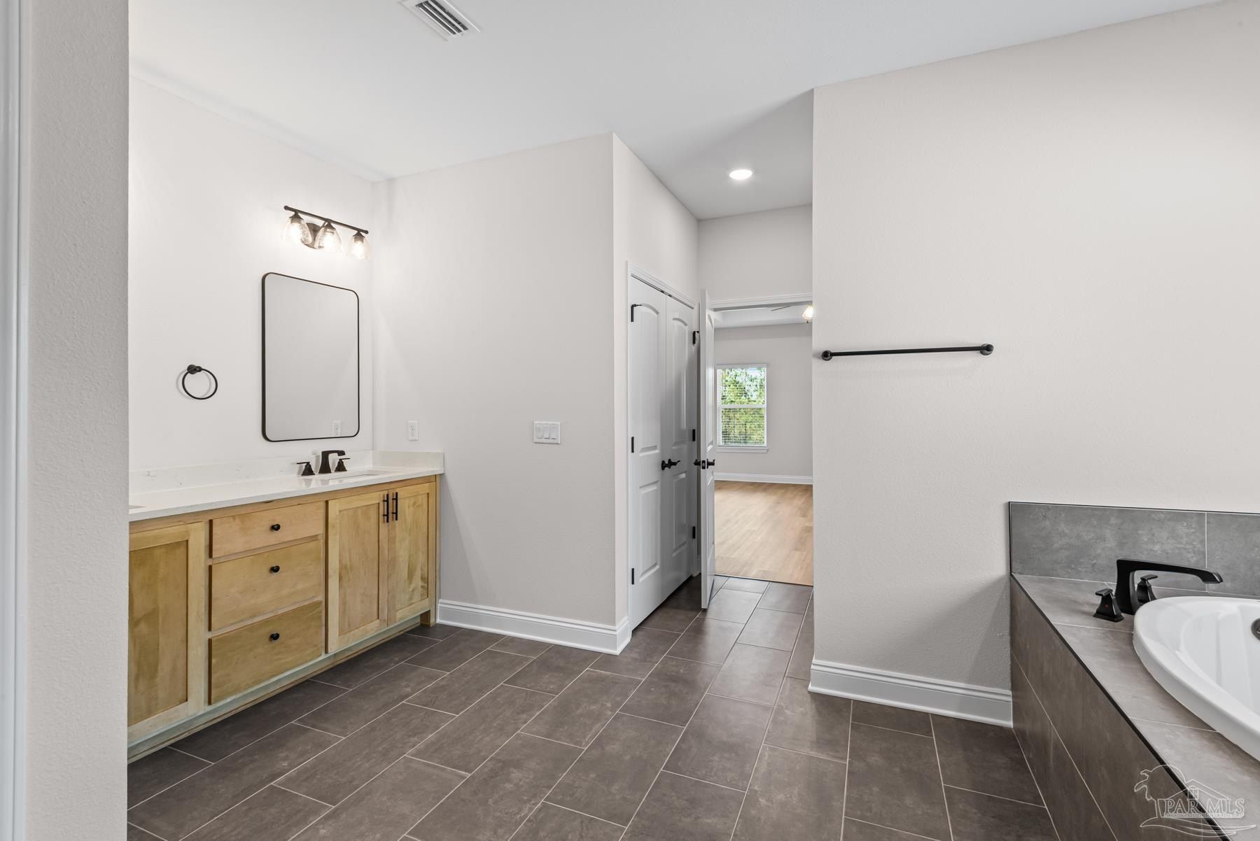 7965 Twin Lake Dr. Milton, FL 32583