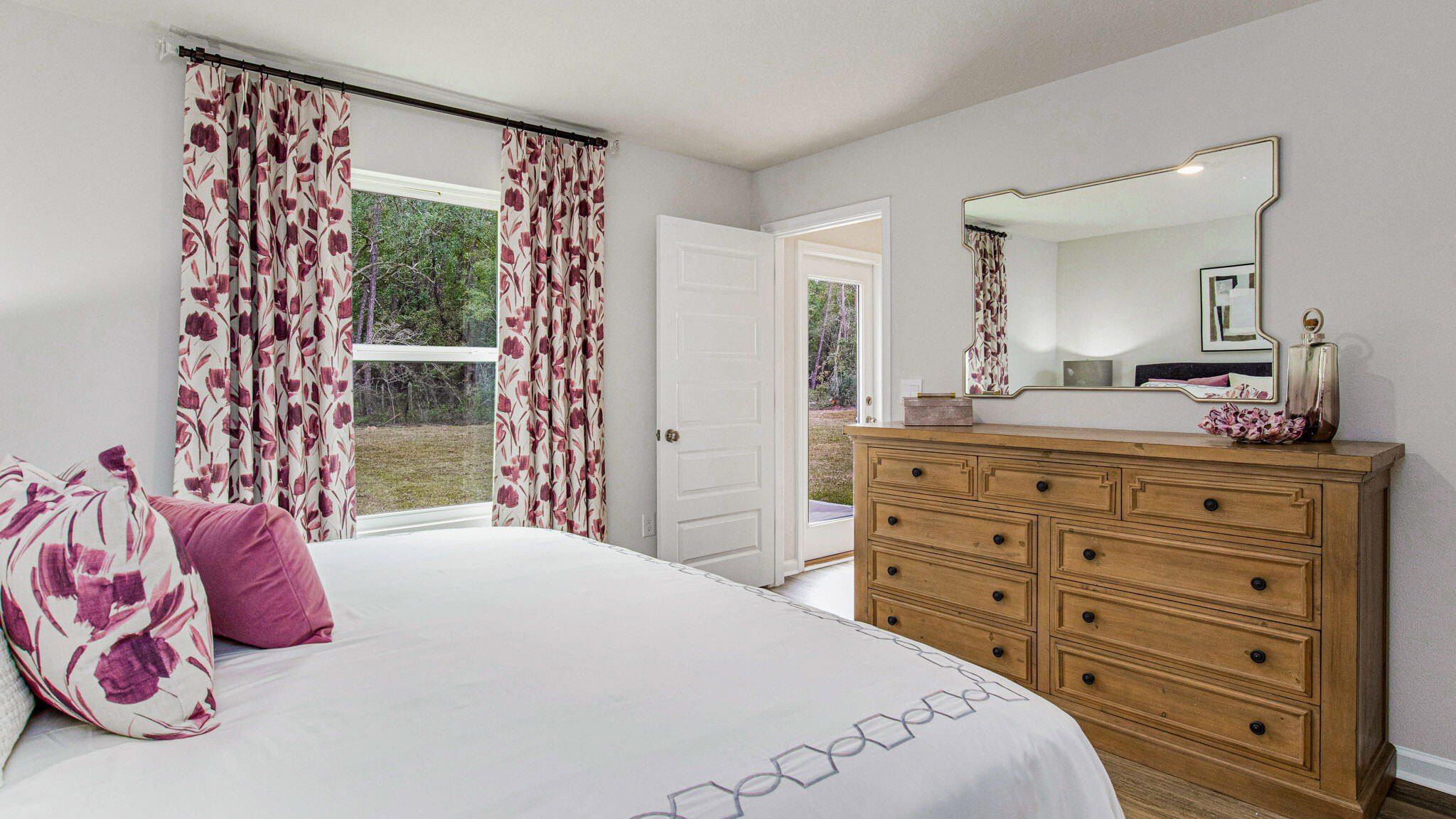 6521 Firefly Drive. Milton, FL 32583