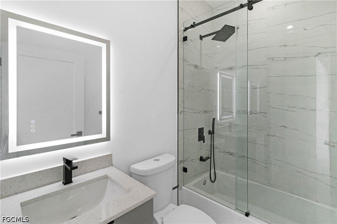 5045 5043 Benton Street. Lehigh Acres, FL 33971