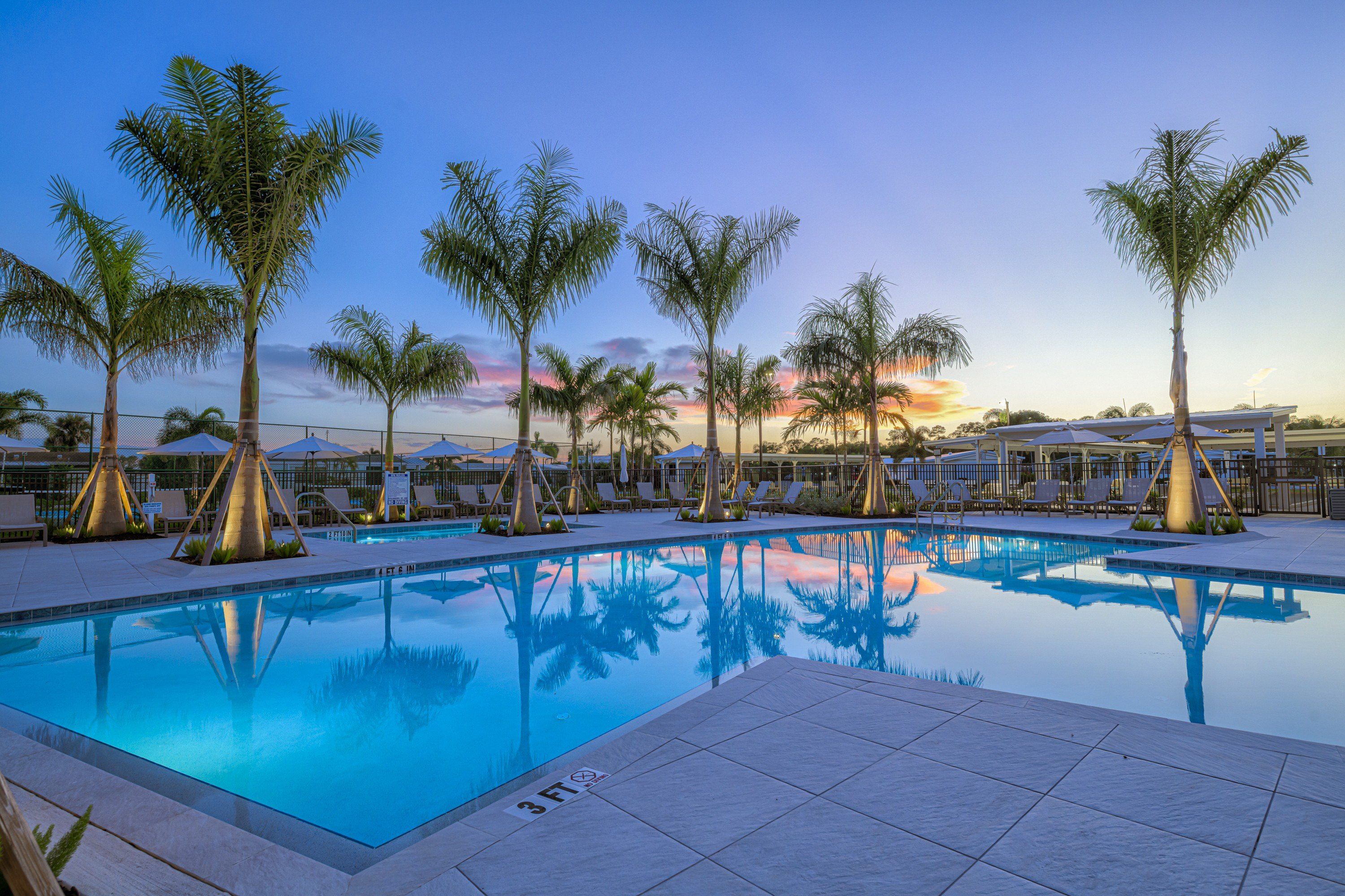 8 Queen Palm Drive. Naples, FL 34114