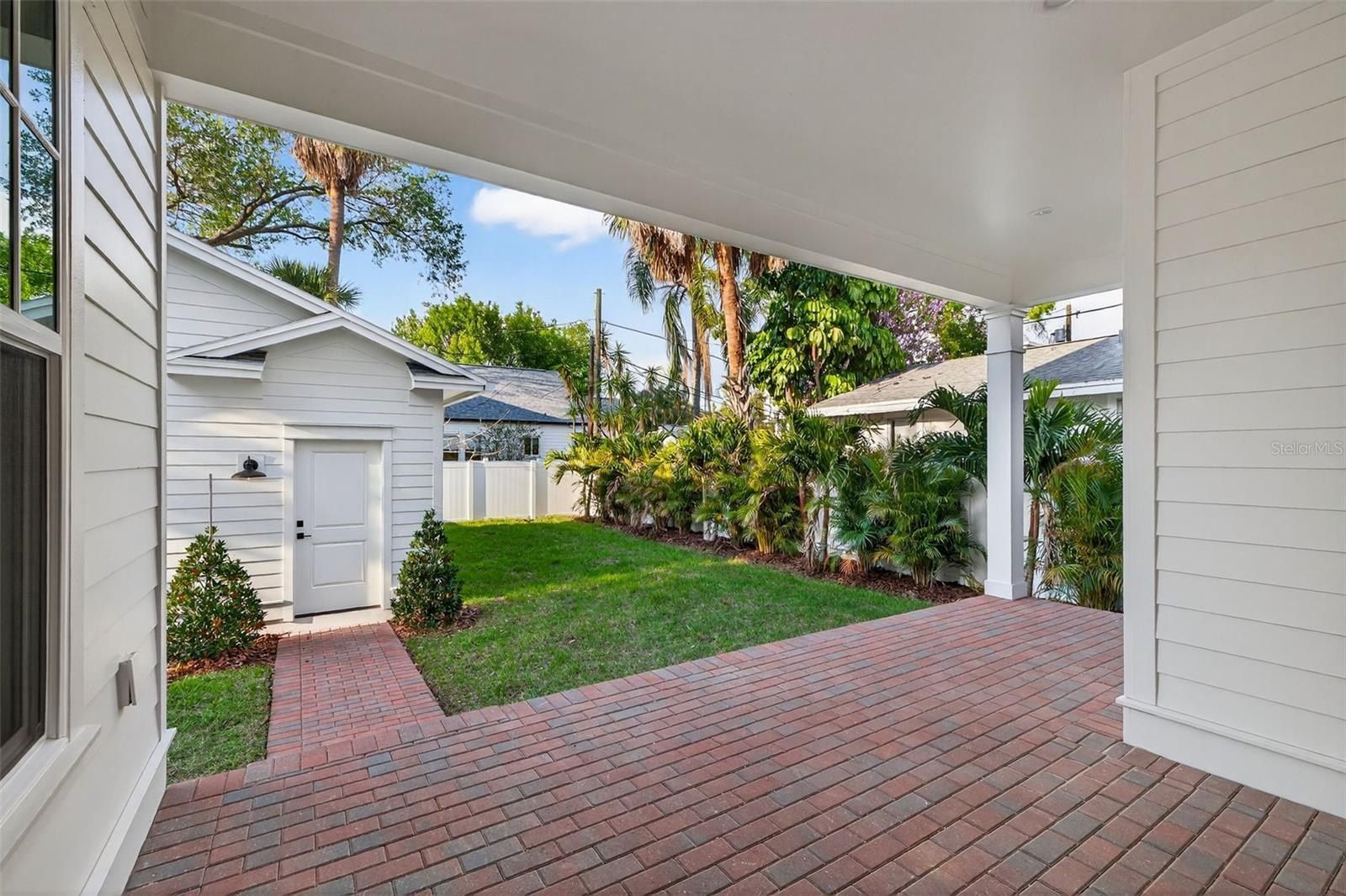 939 19Th Avenue N. St Petersburg, FL 33704