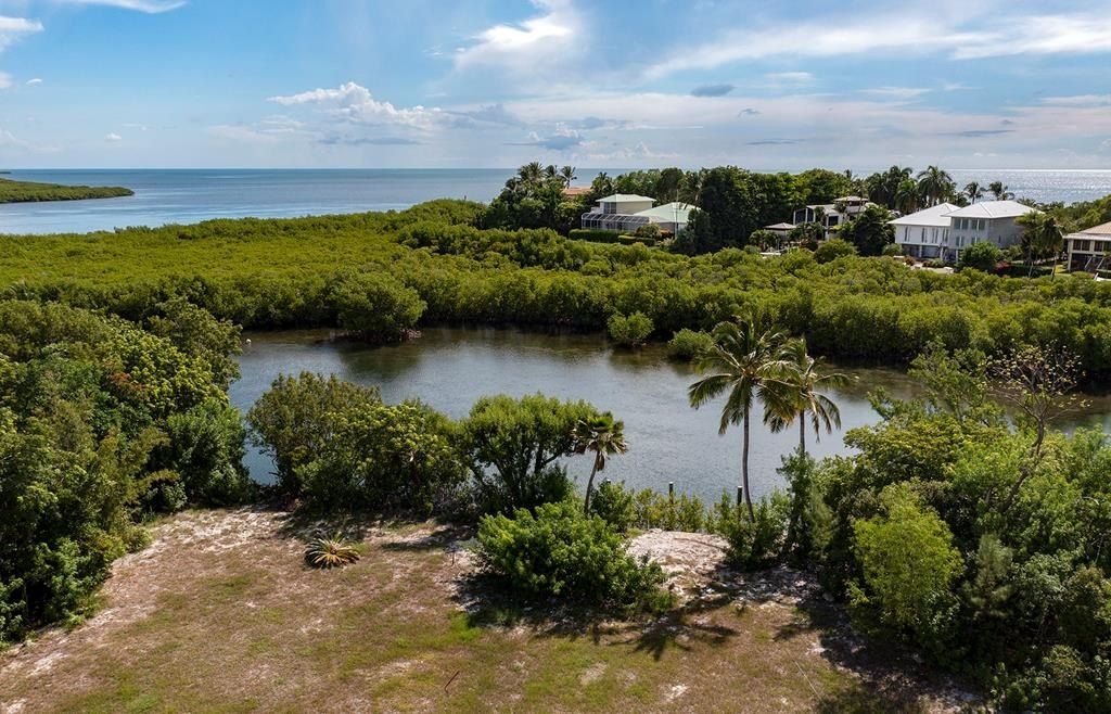 40 Cardinal Lane. Key Largo, FL 33037